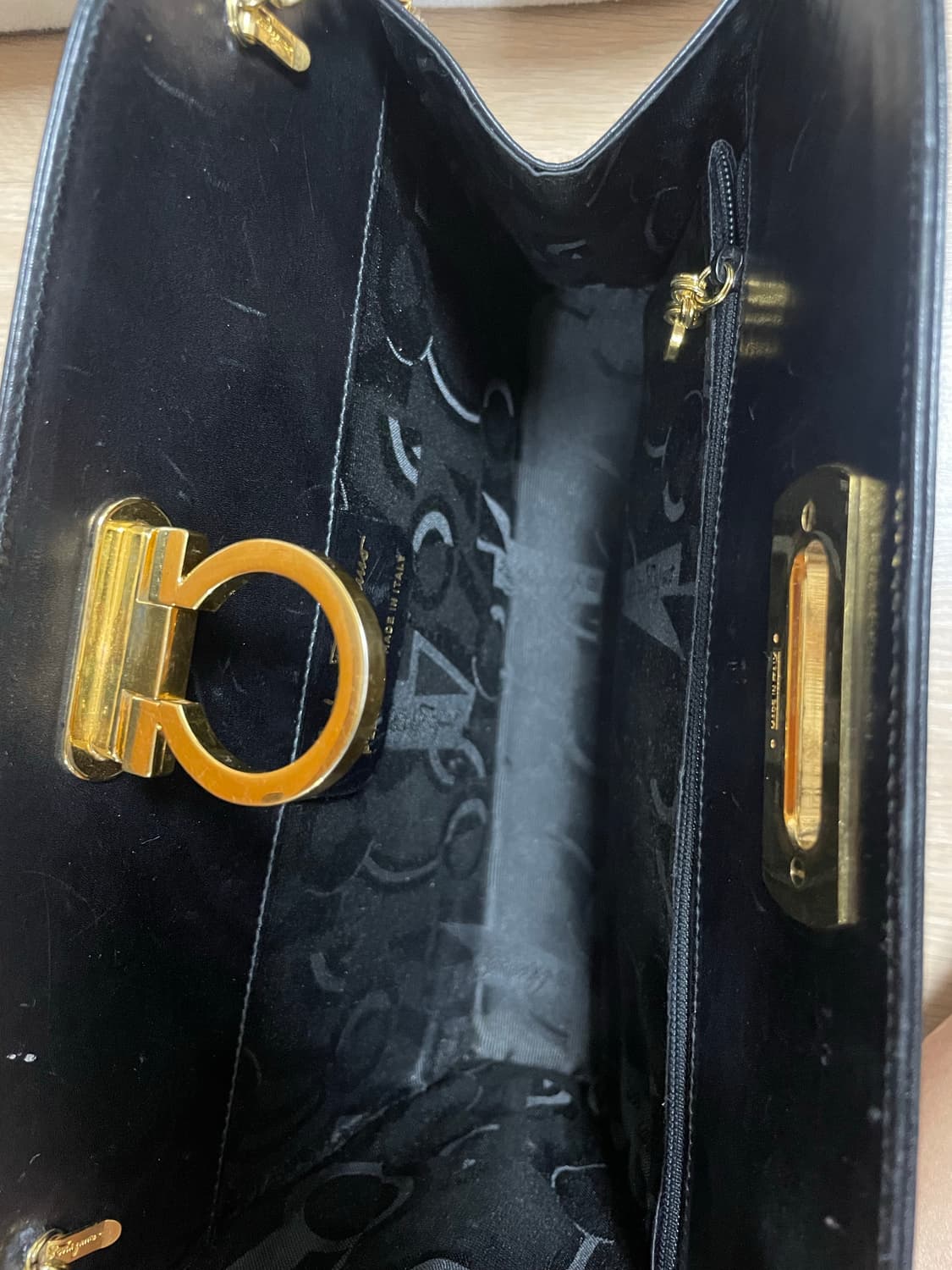 올드 페라가모 다이아나 클러치 블랙 상품이미지6