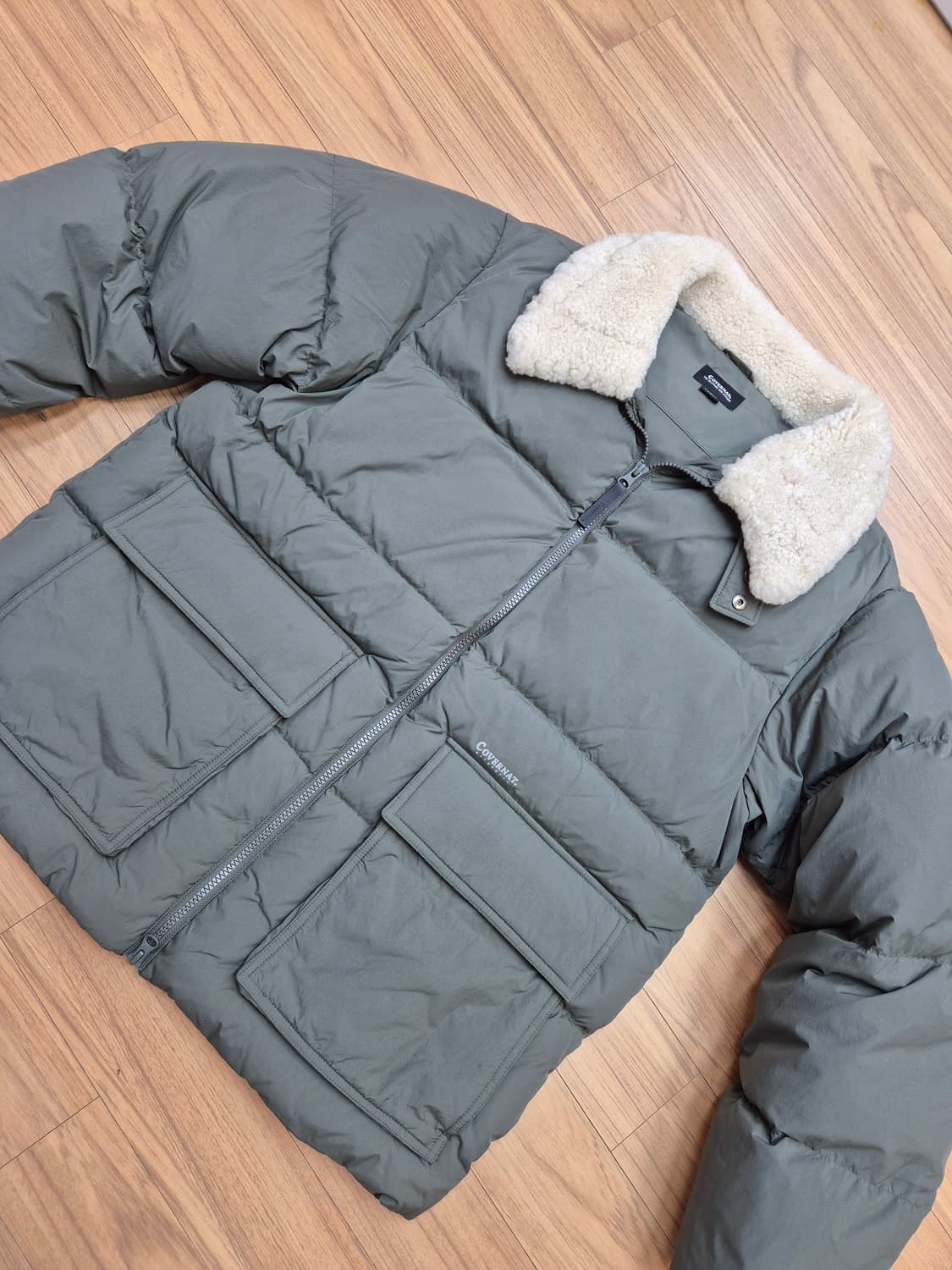 커버낫 올리브 색상 숏패딩 L사이즈 판매합니다. 겉재질은 탄탄하고, 목  상품이미지1