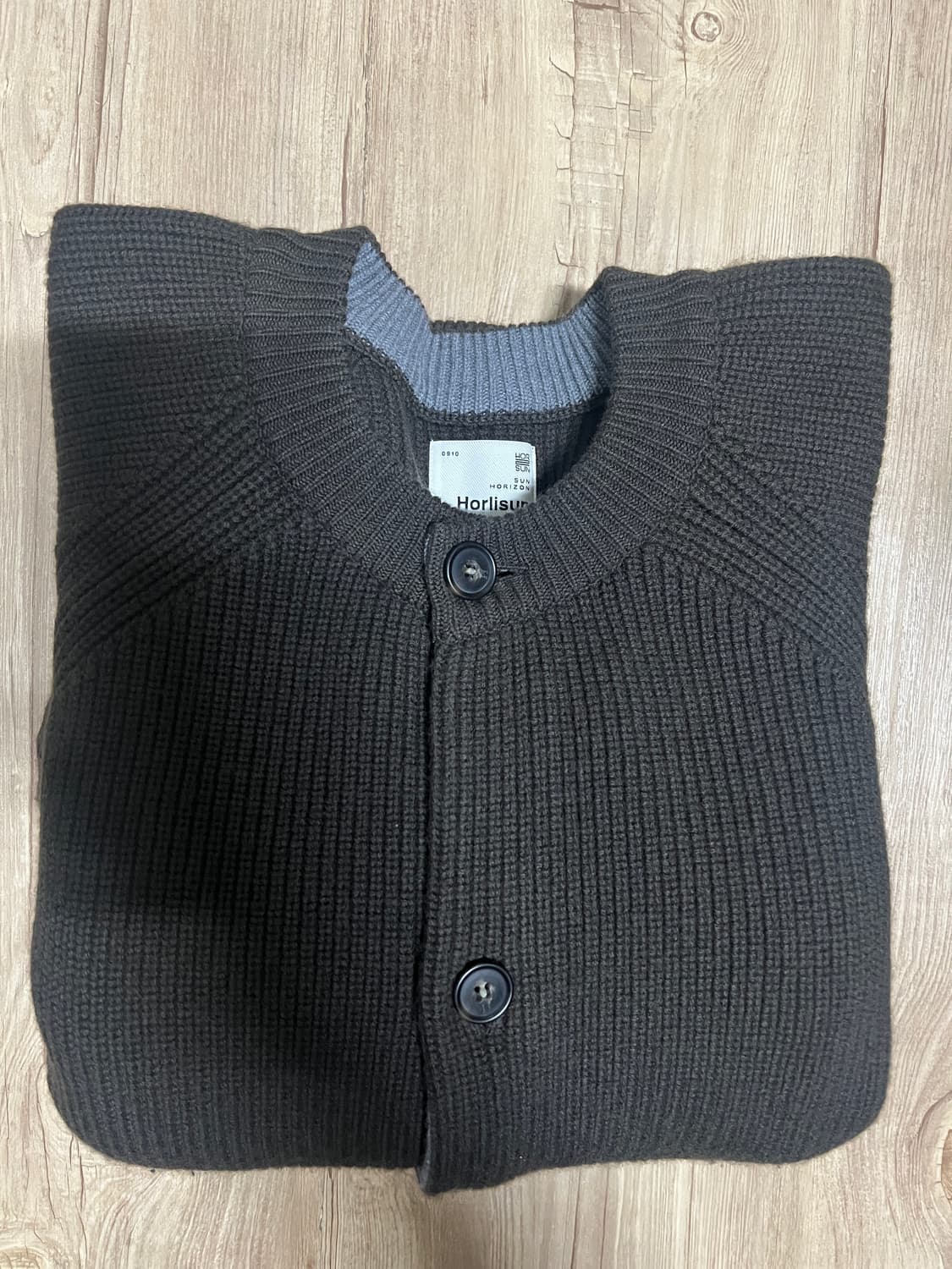 홀리선 아크네 가디건 올리브 상품이미지2