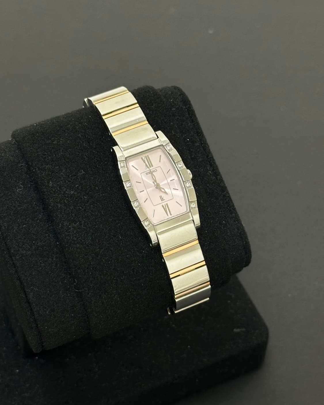 세이코 루키아 핑크 다이얼 큐빅 쿼츠 시계 상품이미지1