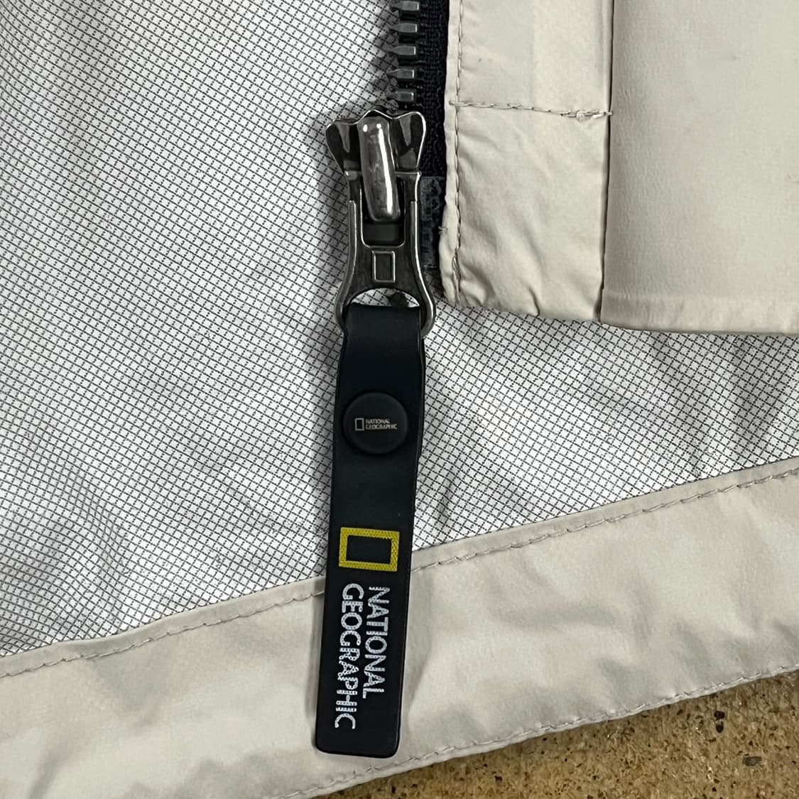 [정품/S] 내셔널지오그래픽 베이지색 바람막이 점퍼 b14 상품이미지6