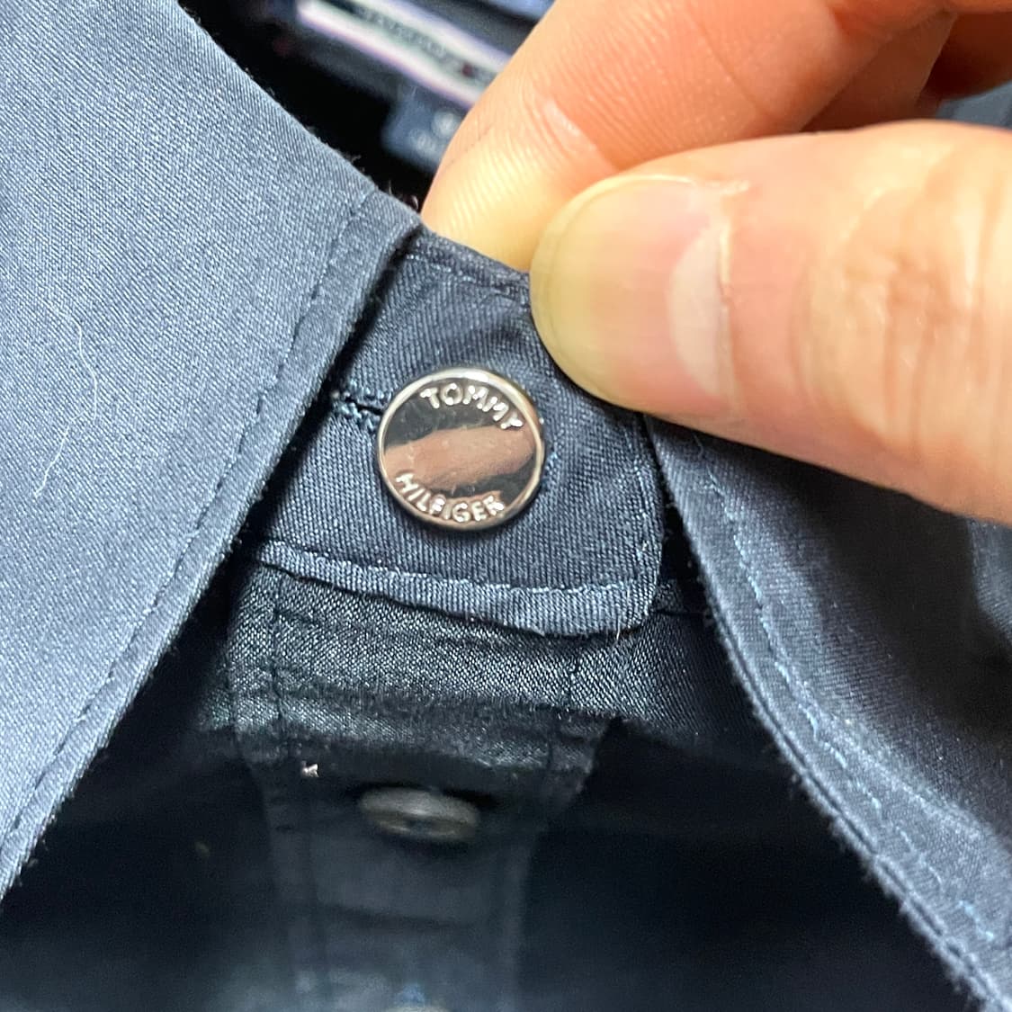 타미힐피거 네이비 슬림핏 와이셔츠 남방 여성8 상품이미지4