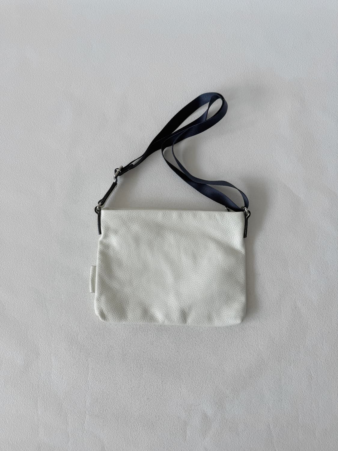 L.E.D.BITES 레더 크로스백 상품이미지1