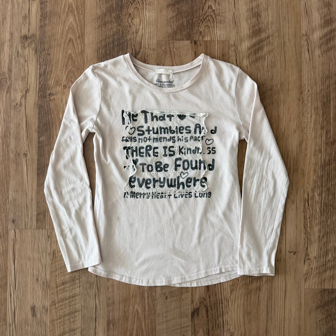 Lettering lace detail long sleeve 상품이미지1