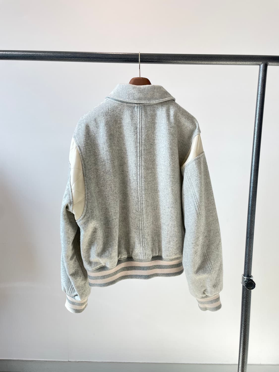 (M) 벌스데이수트 그레이 바시티 자켓 상품이미지3