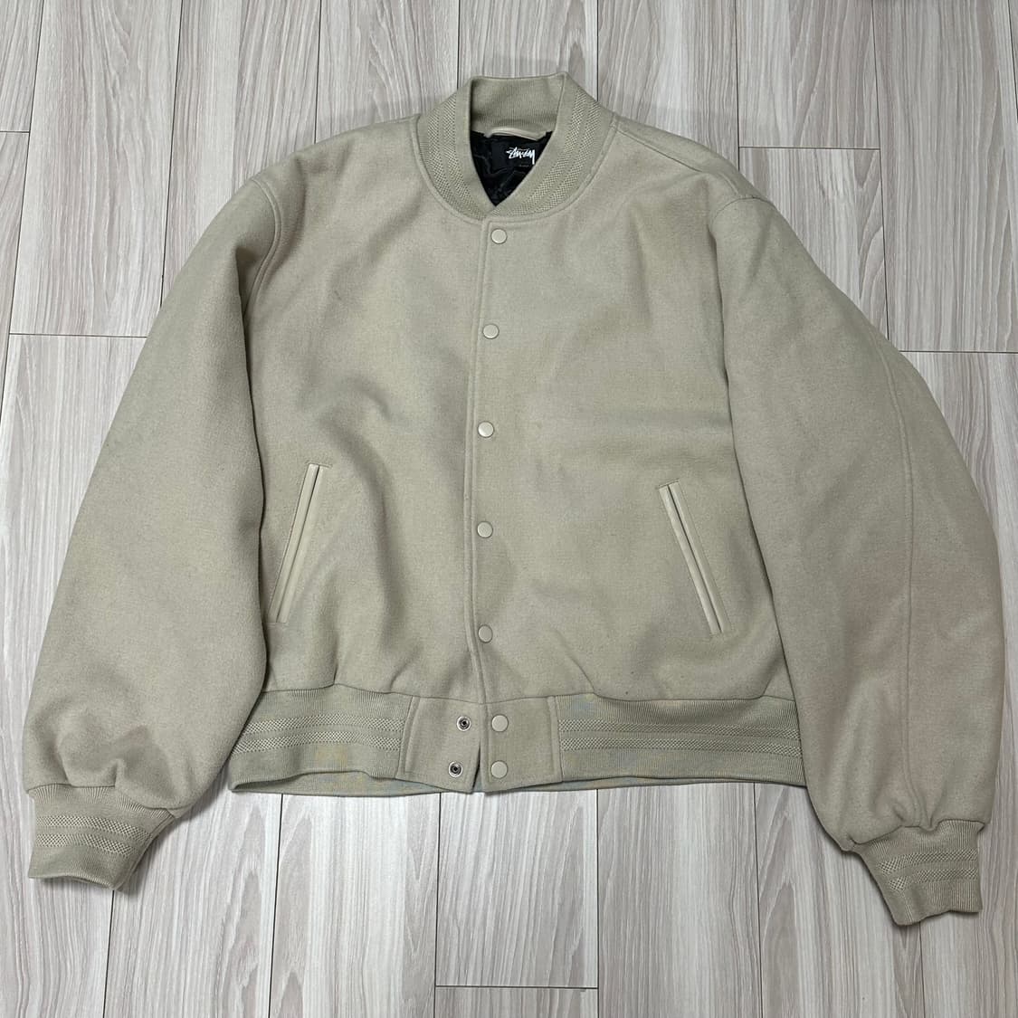 스투시 스포츠 멜튼 바시티 자켓 오트밀, 스투시 월드투어 후드 집업 블랙 상품이미지4