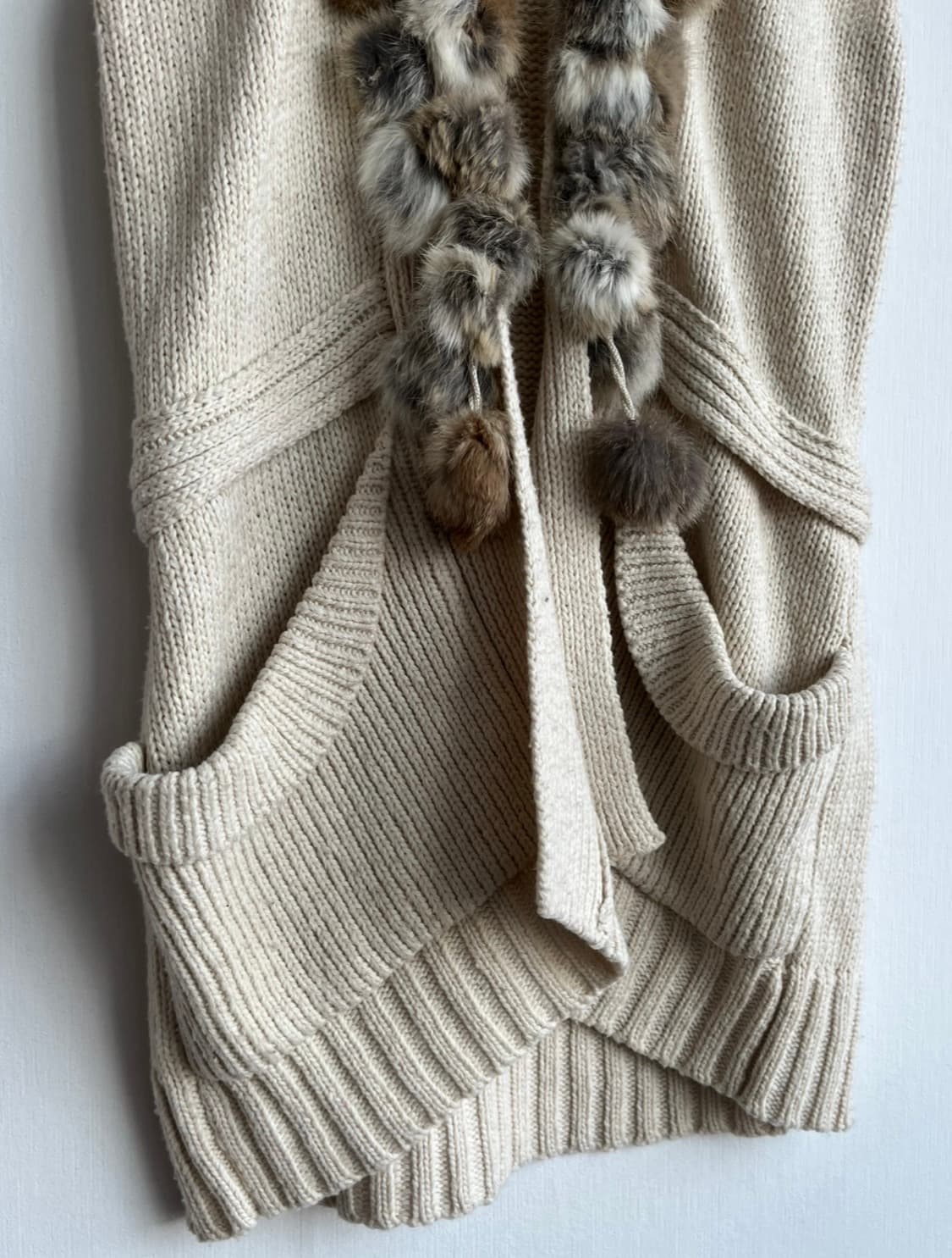 베이지 니트 퍼 트리밍 베스트 가디건 상품이미지4