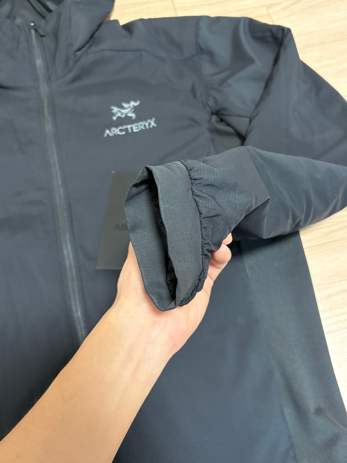 아크테릭스 아톰 LT 후디 블랙 상품이미지2