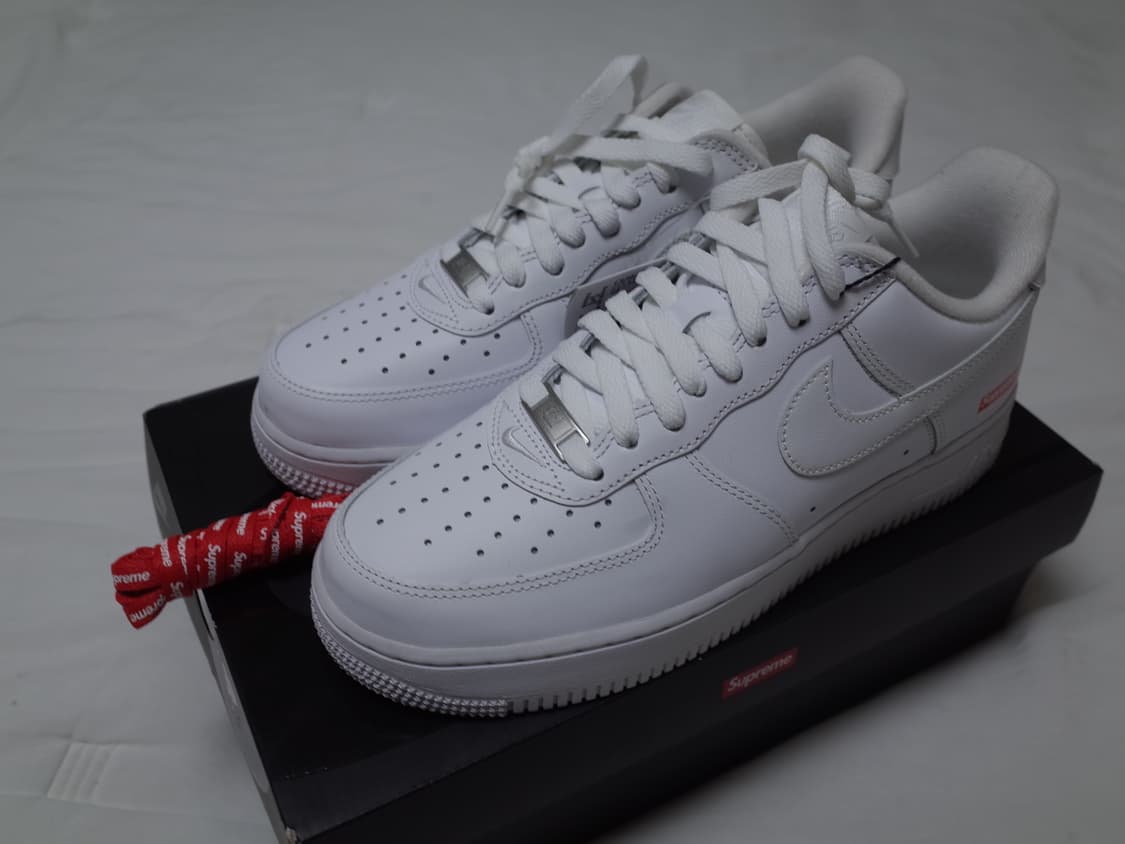 [255] 나이키 x 슈프림 에어 포스 1 로우 화이트 상품이미지2