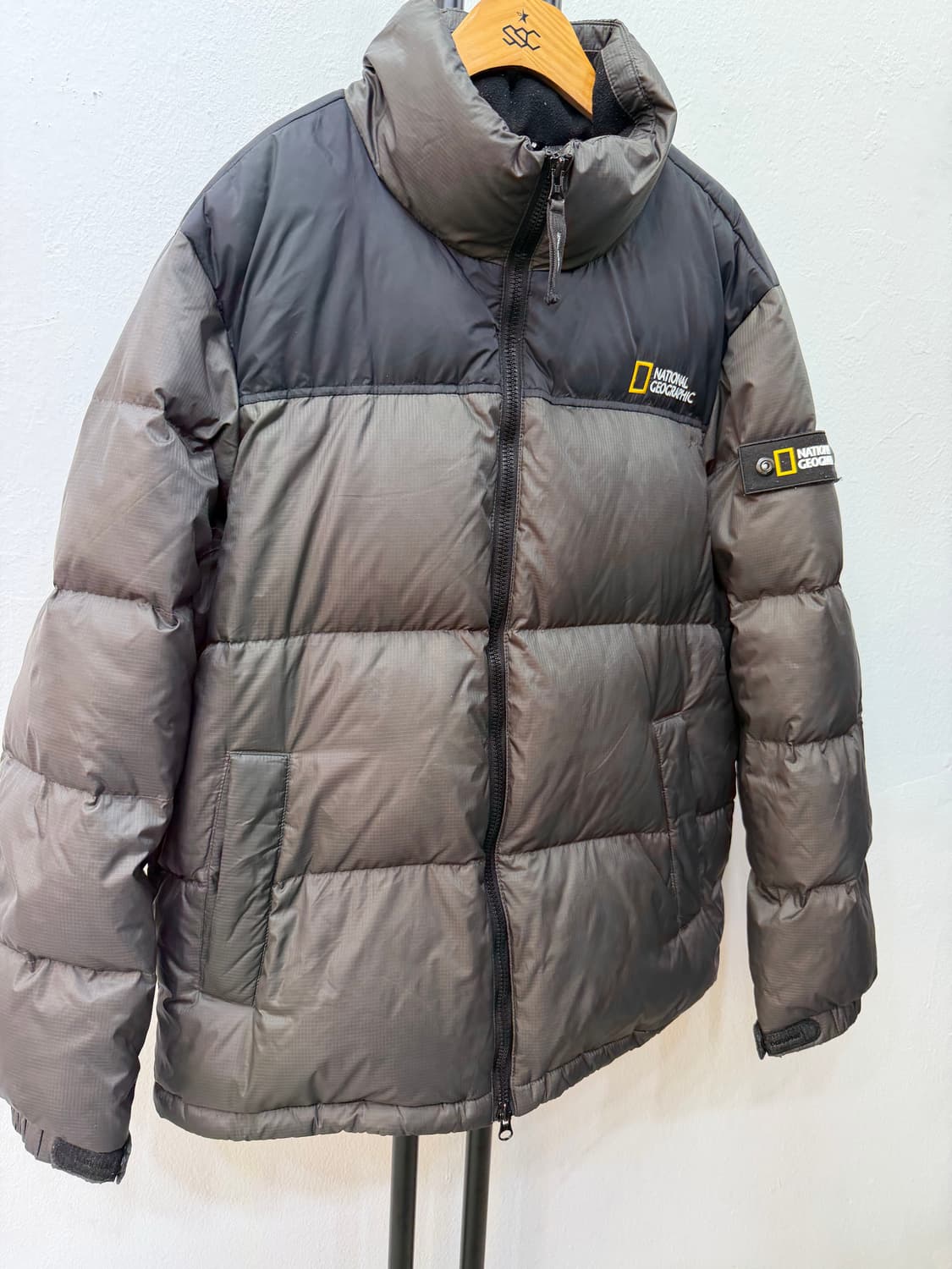 정품) 내셔널지오그래픽 남성패딩 L 상품이미지2
