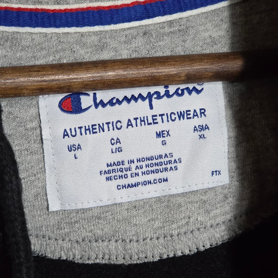 챔피온 오버핏 로고 패치 블랙 후드집업 상품이미지8