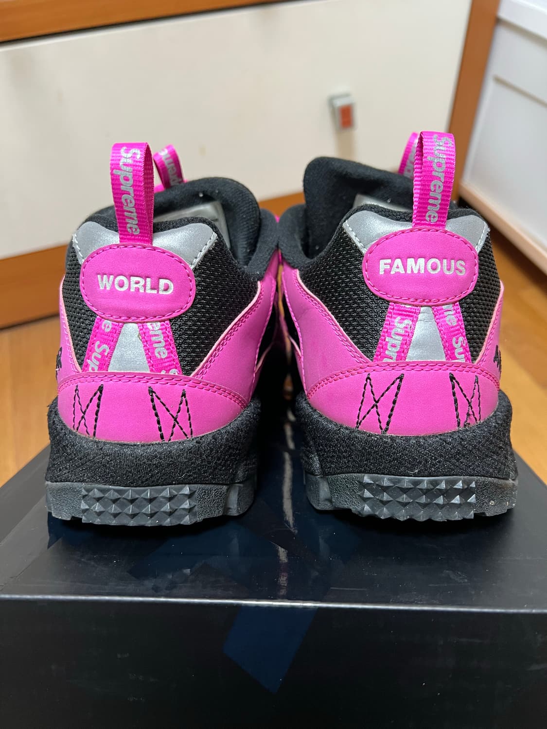 나이키 슈프림 휴마라 상품이미지3