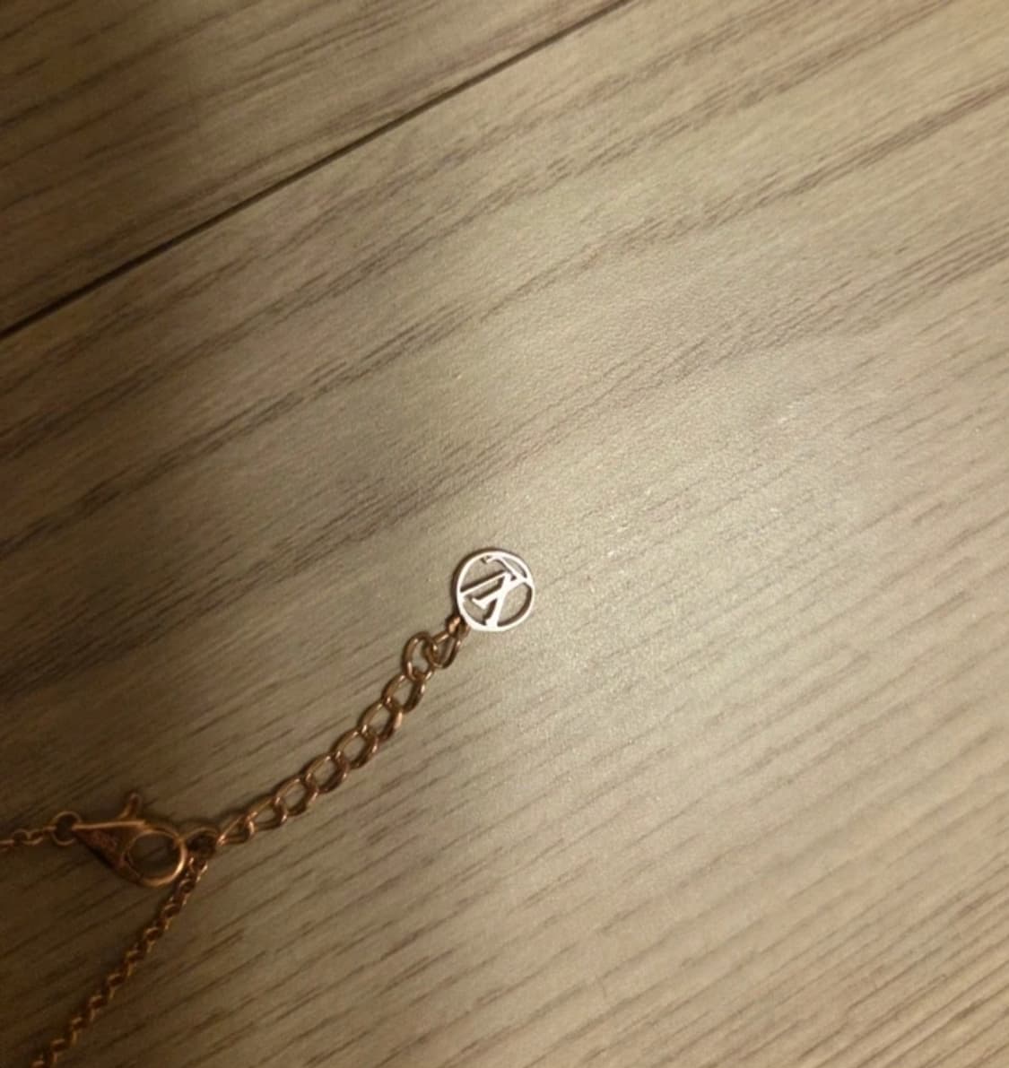 루이비통 로즈골드14k 금함량5.15g   목걸이(새제품.미착용) 상품이미지4