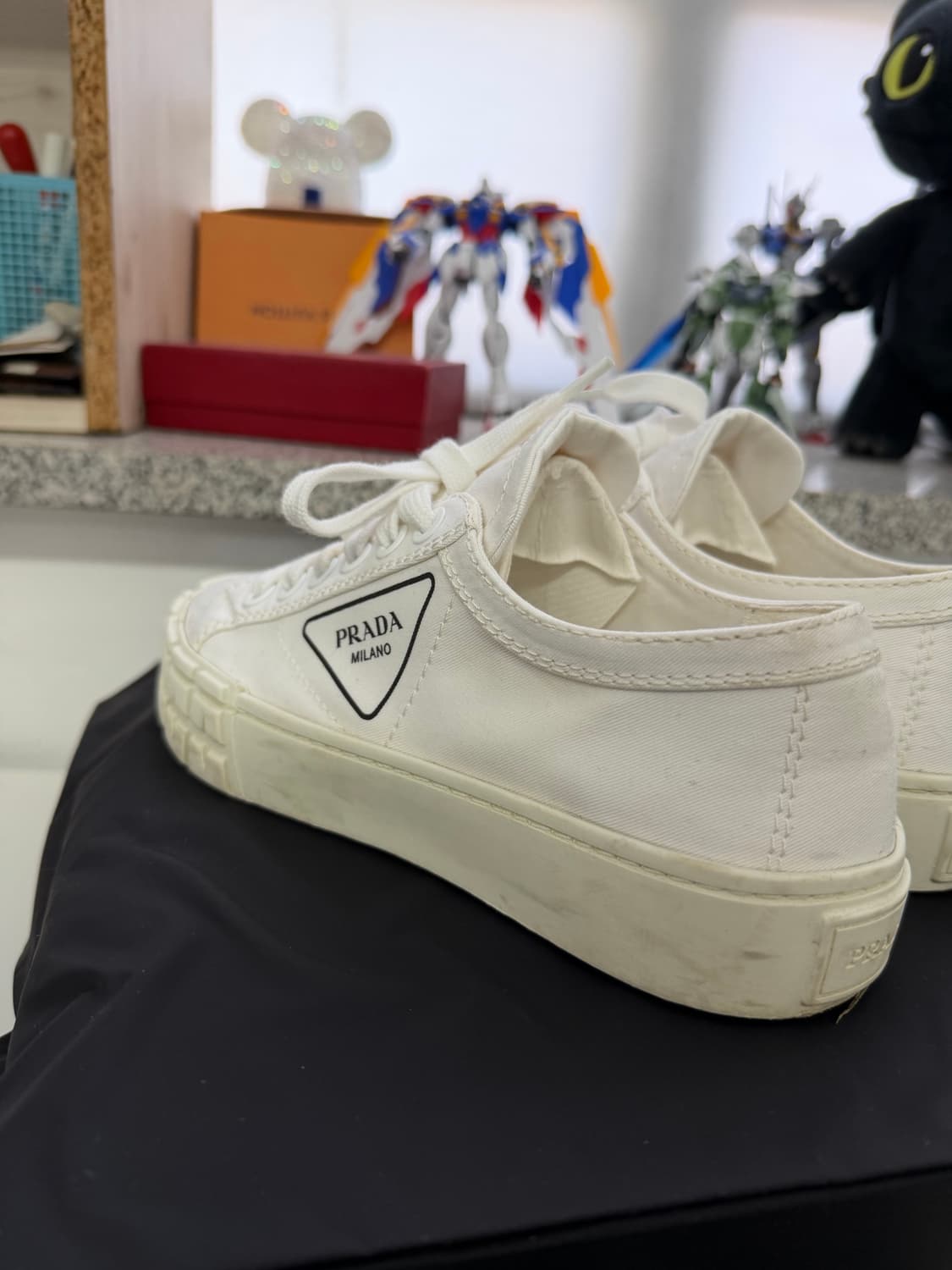정품) 프라다 개버딘 스니커즈 화이트 37 풀구성 상품이미지7
