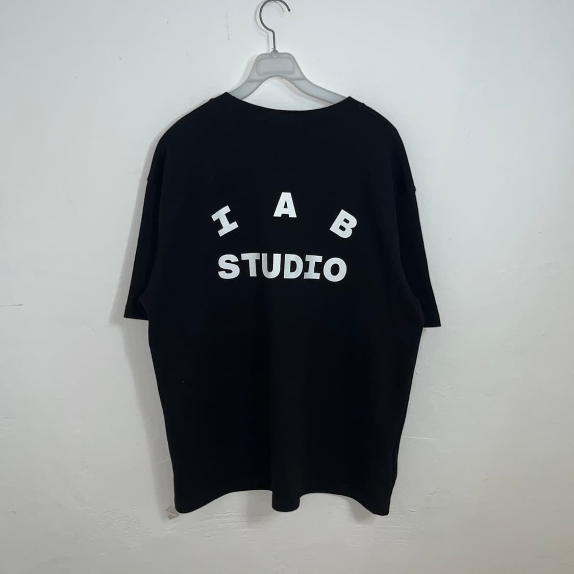 IAB Studio black t-shirt 상품이미지7