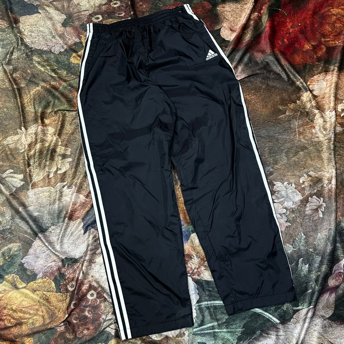 아디다스 올드스쿨 퍼포먼스로고 사이드버튼블랙트랙팬츠 XL 상품이미지1