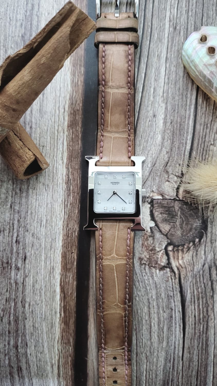 정품 에르메스 H아워 12P 펄 다이얼 다이아 악어스트랩 쿼츠시계 풀구성 상품이미지3