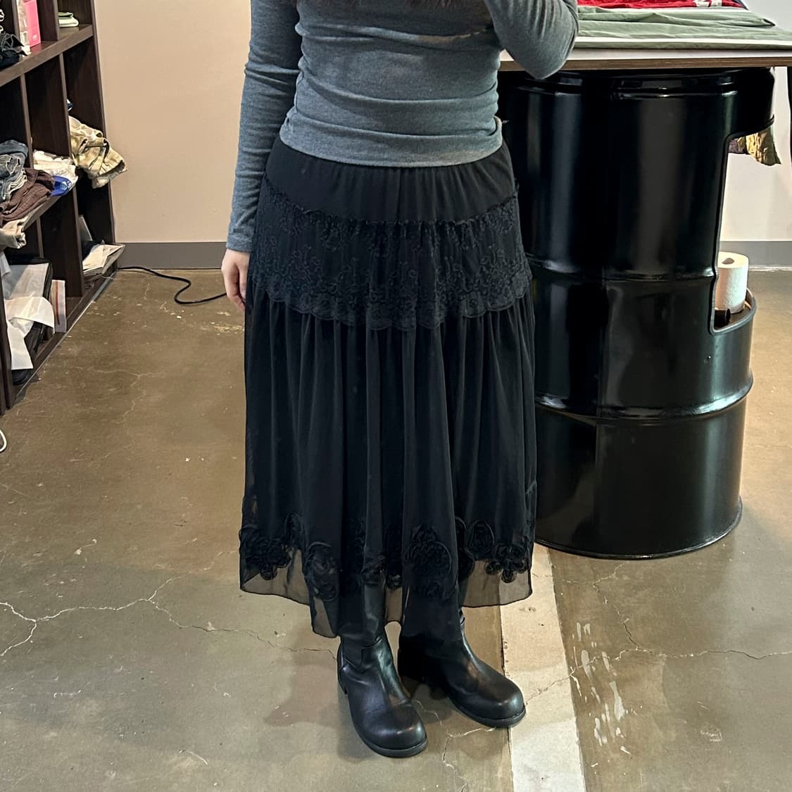 블랙 레이스 플라워 디테일 스커트 상품이미지2