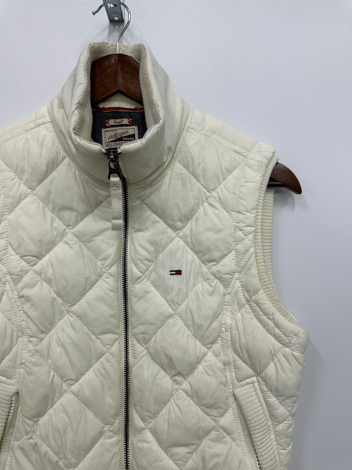 타미힐피거 크림 아이보리 조끼 패딩  상품이미지3