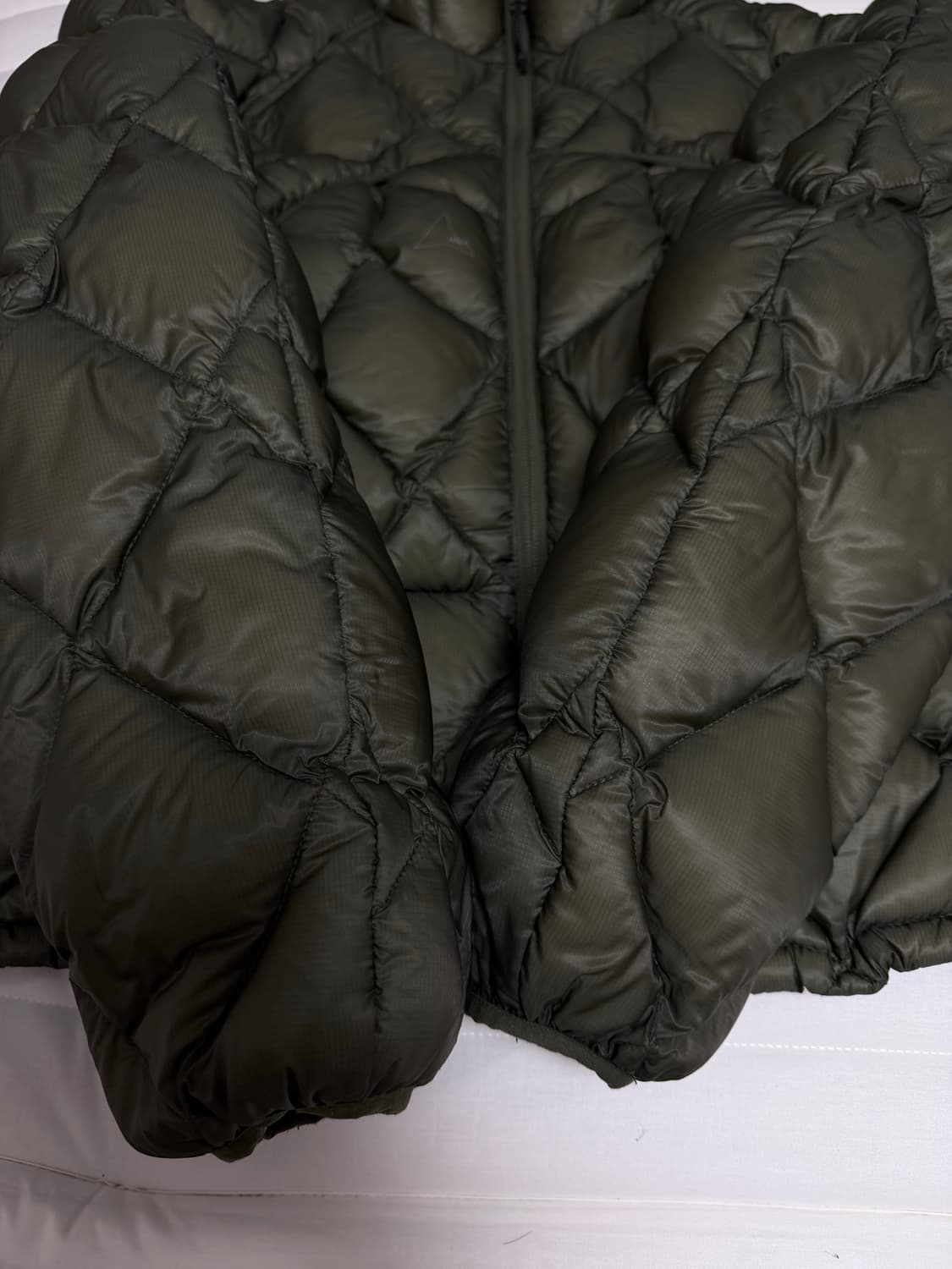 로아 라이트다운 패딩(다크 그린) 상품이미지6