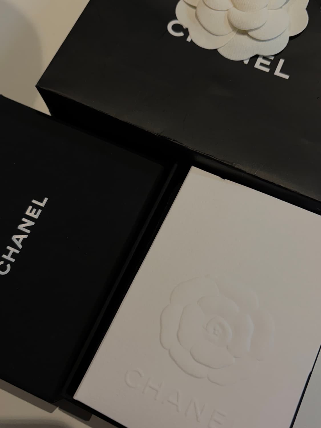 샤넬 CC로고 펄 드롭 귀걸이 상품이미지2