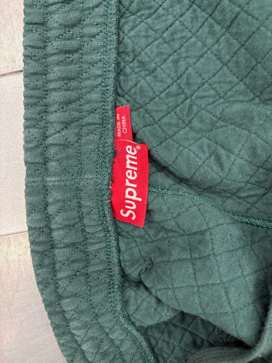 슈프림 23ss 마이크로 퀼팅 스웨트팬츠 xl 상품이미지4