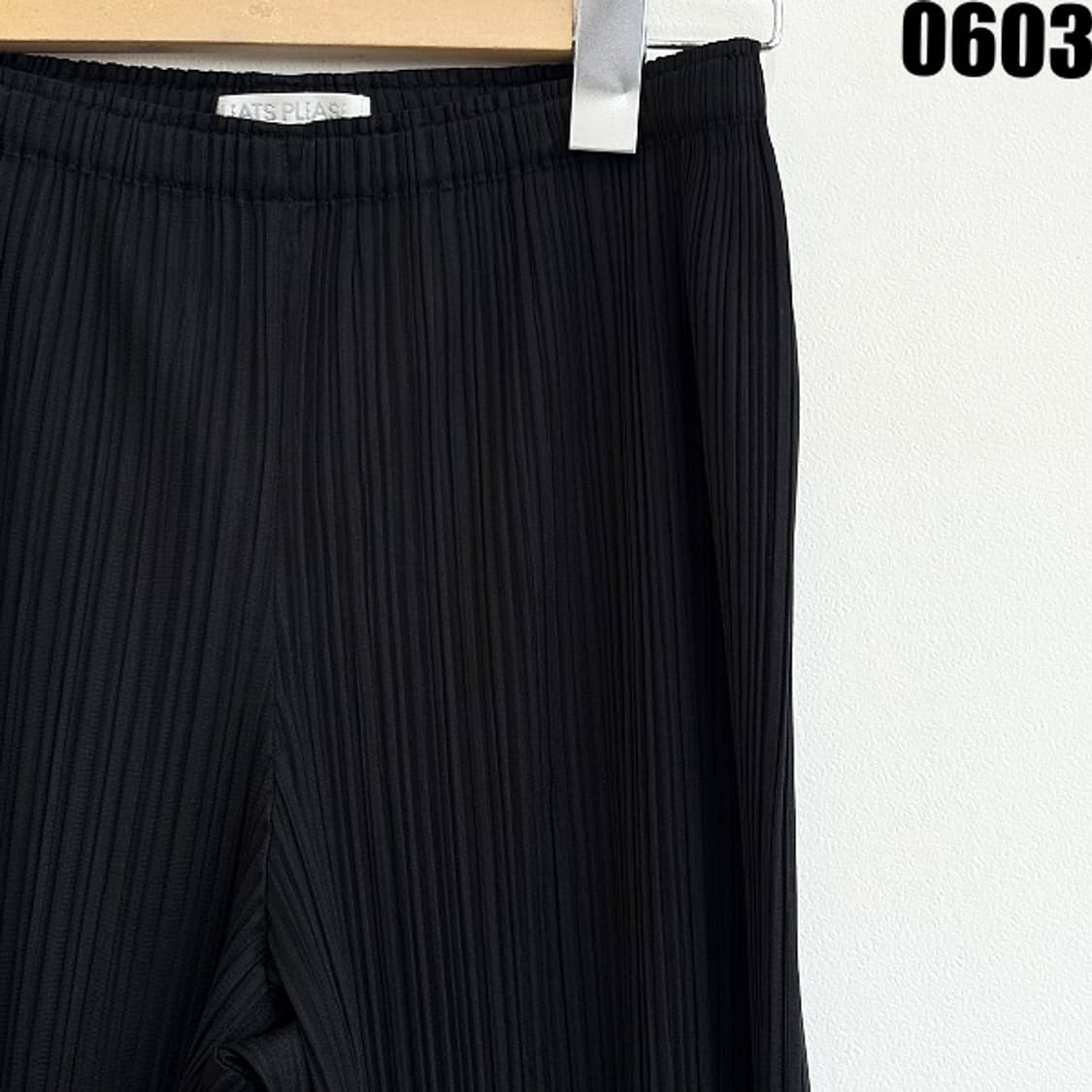 이세이미야케 플리츠플리즈 블랙 플리츠 팬츠 2 0603 상품이미지2