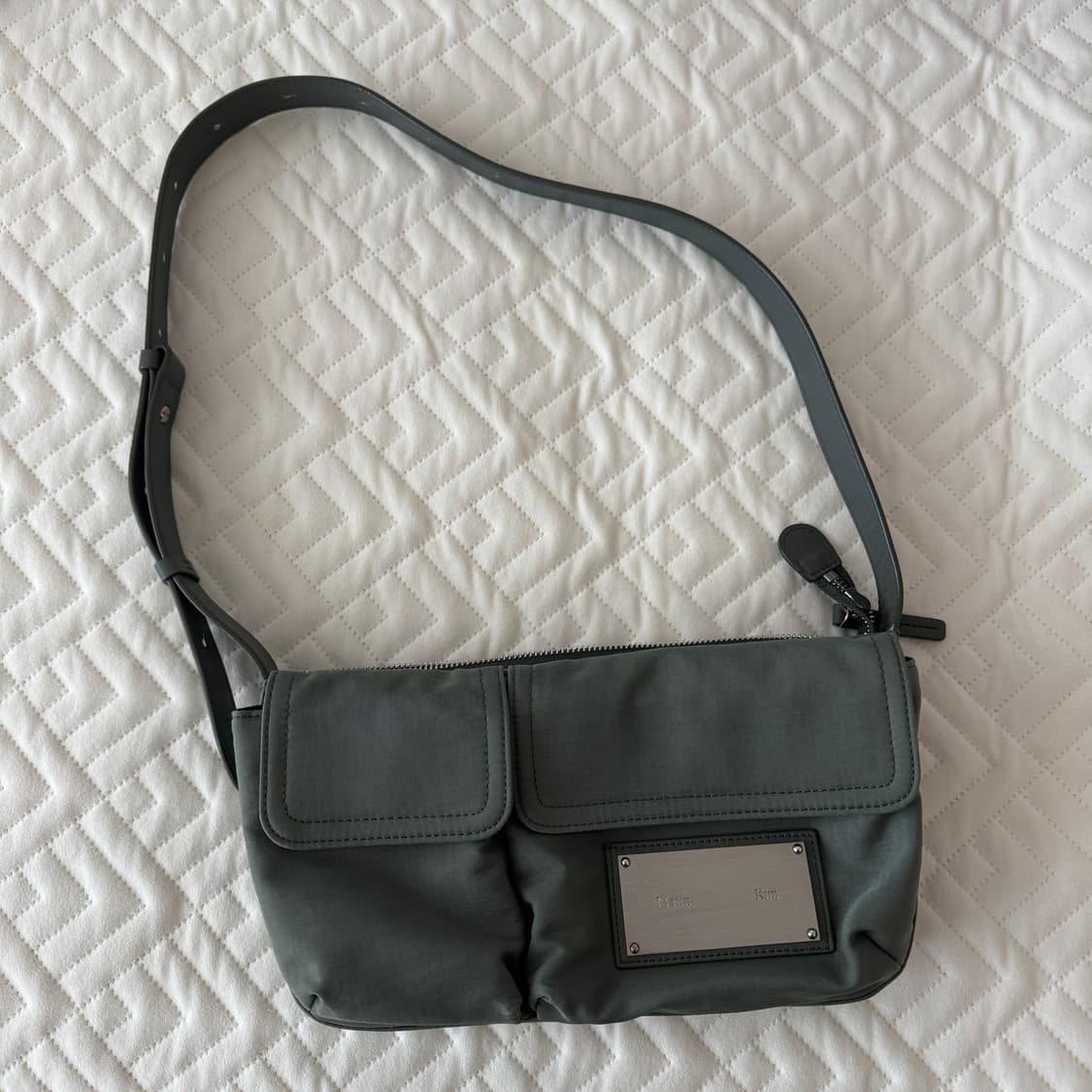 Matin Kim 마뗑킴 패브릭 런던 숄더 크로스백 카키 상품이미지1