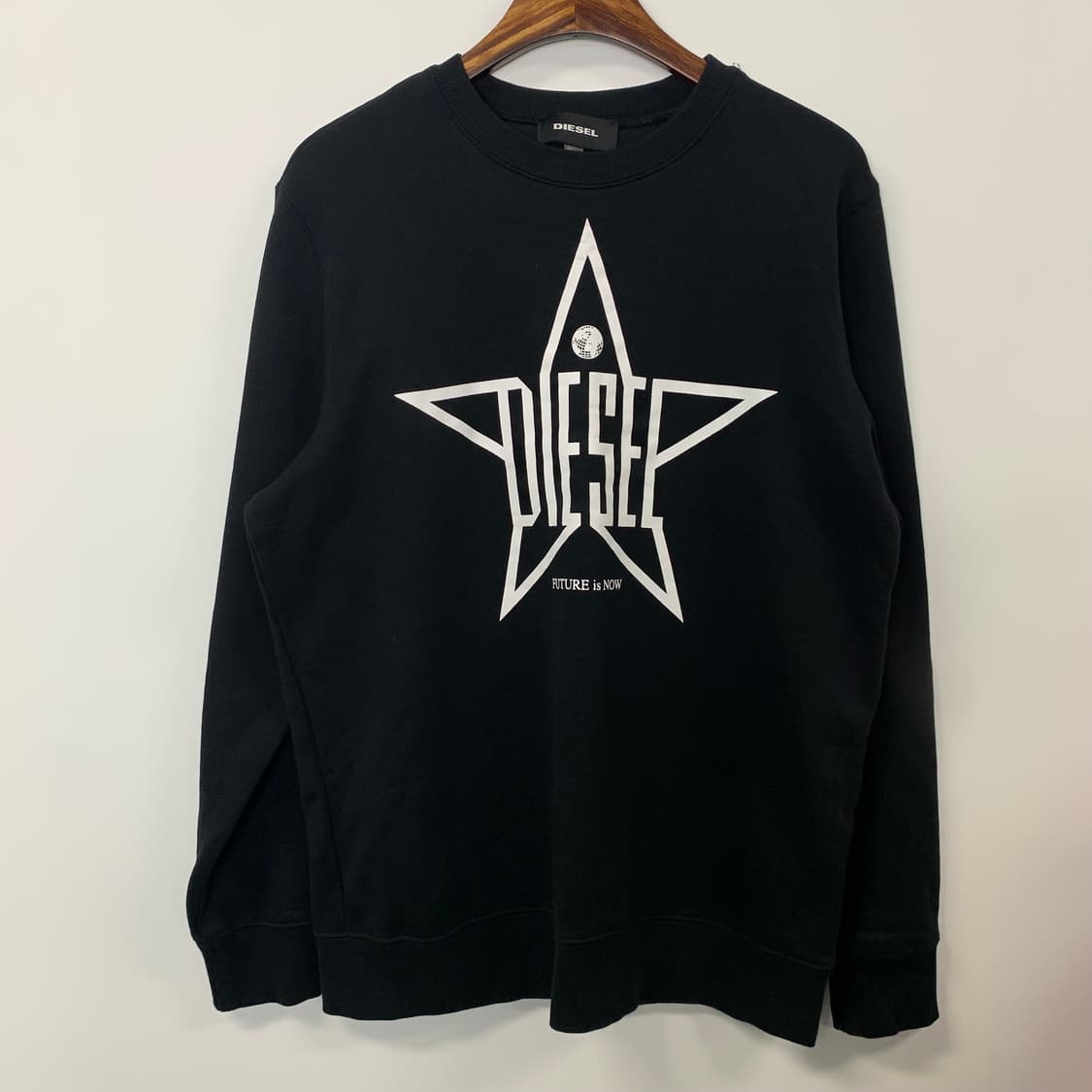 디젤 스타 블랙 맨투맨 상품이미지2