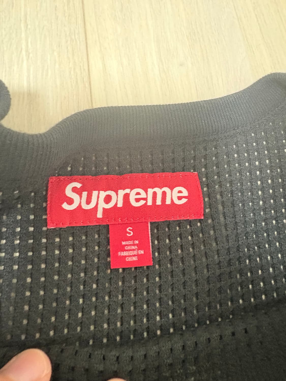 슈프림 폴라텍 메쉬 롱슬리브 블랙제품 팔아요!  상품이미지3