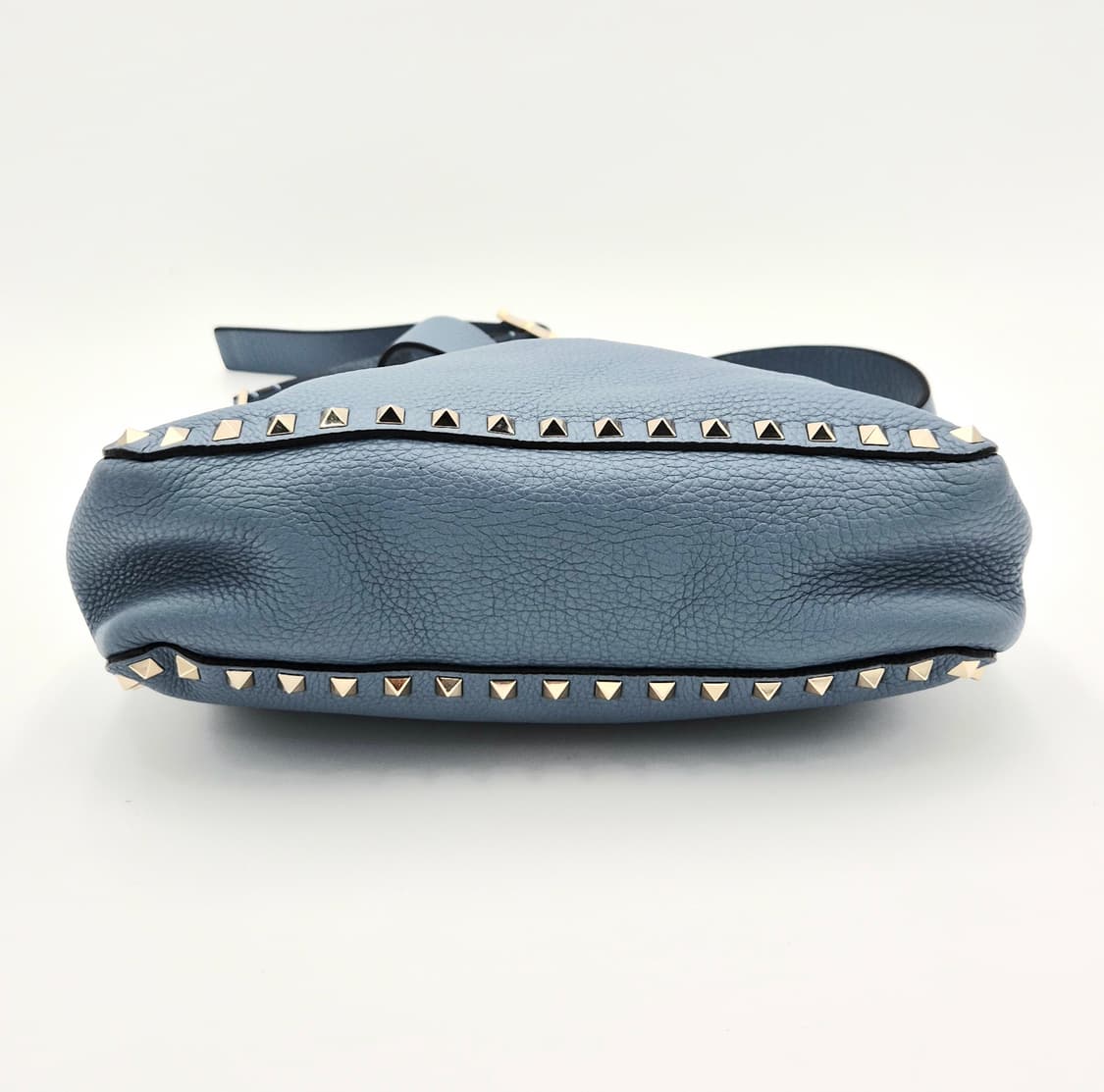 발렌티노 락스터드 크로스백 상품이미지4