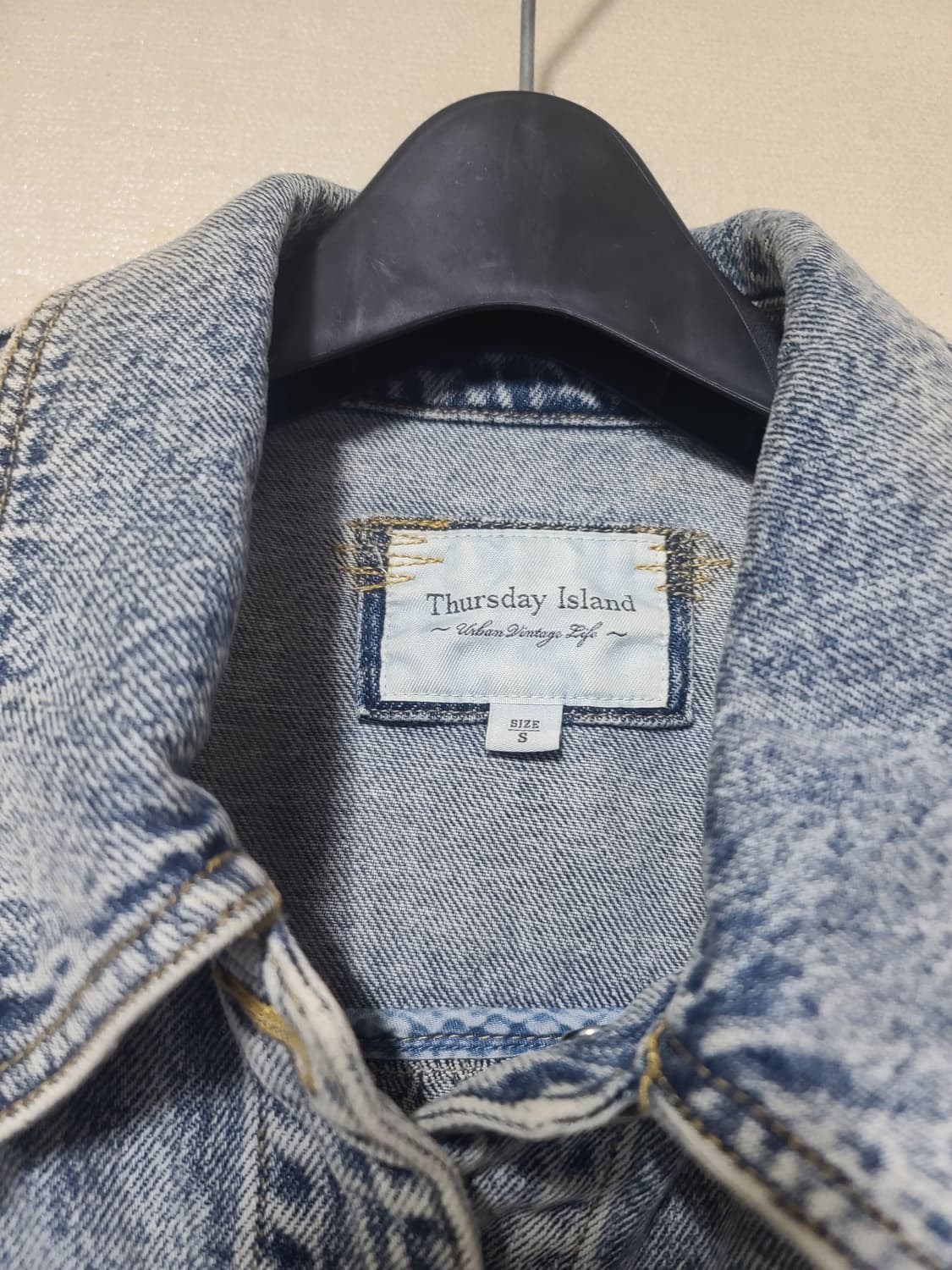 써스데이아일랜드 셔츠카라 데님 숏자켓 상품이미지5