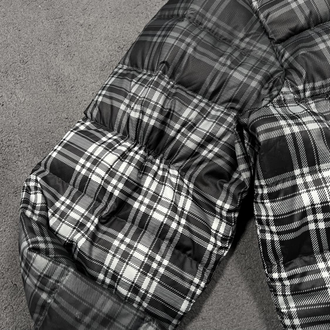 나이키 ACG 체크패턴 투웨이 구스다운 경량패딩 상품이미지4