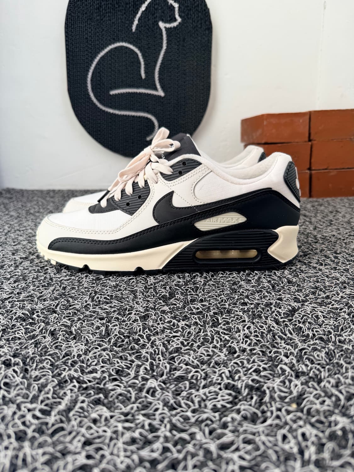 나이키 에어맥스 90 화이트 블랙 265mm 상품이미지2