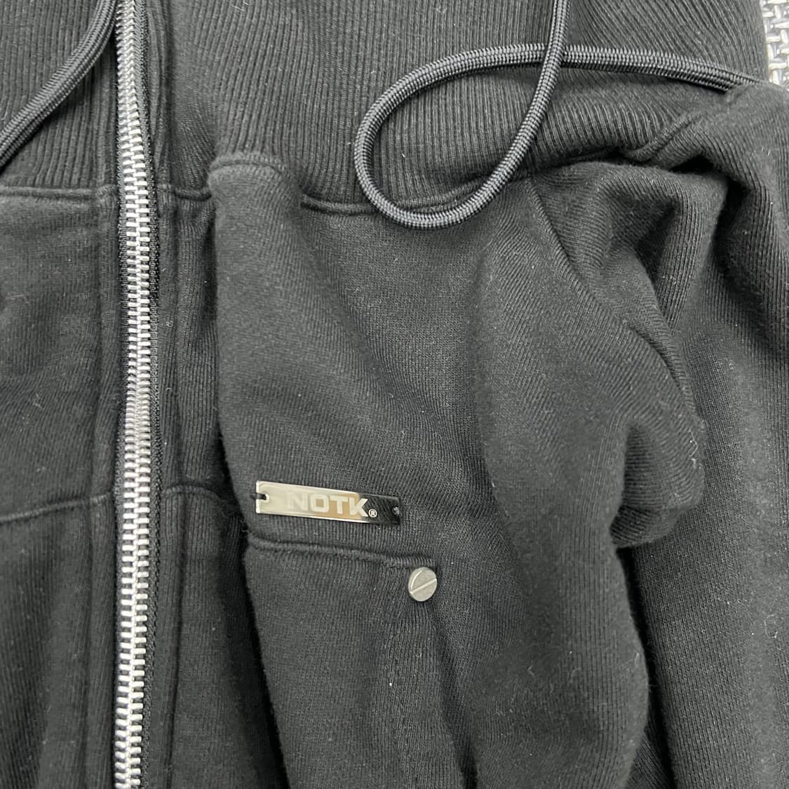 착샷O 낫노잉 오프숄더 후드집업 상품이미지3