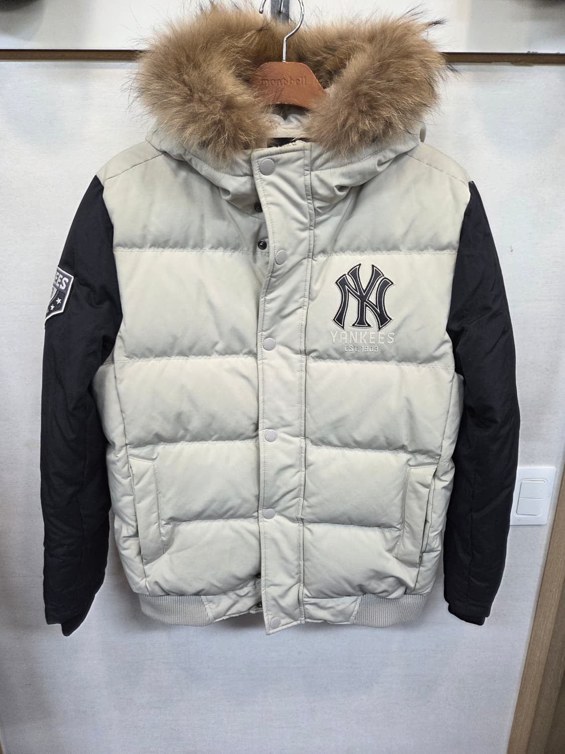 엠엘비 뉴욕양키즈 라쿤퍼 덕다운 패딩 자켓 xl 상품이미지1