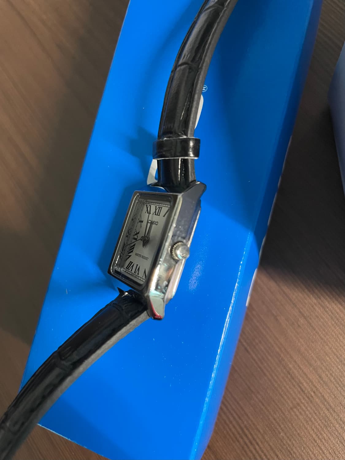 카시오 클래식 로마 스퀘어 가죽 시계 LTP-V007L-7B1 상품이미지8