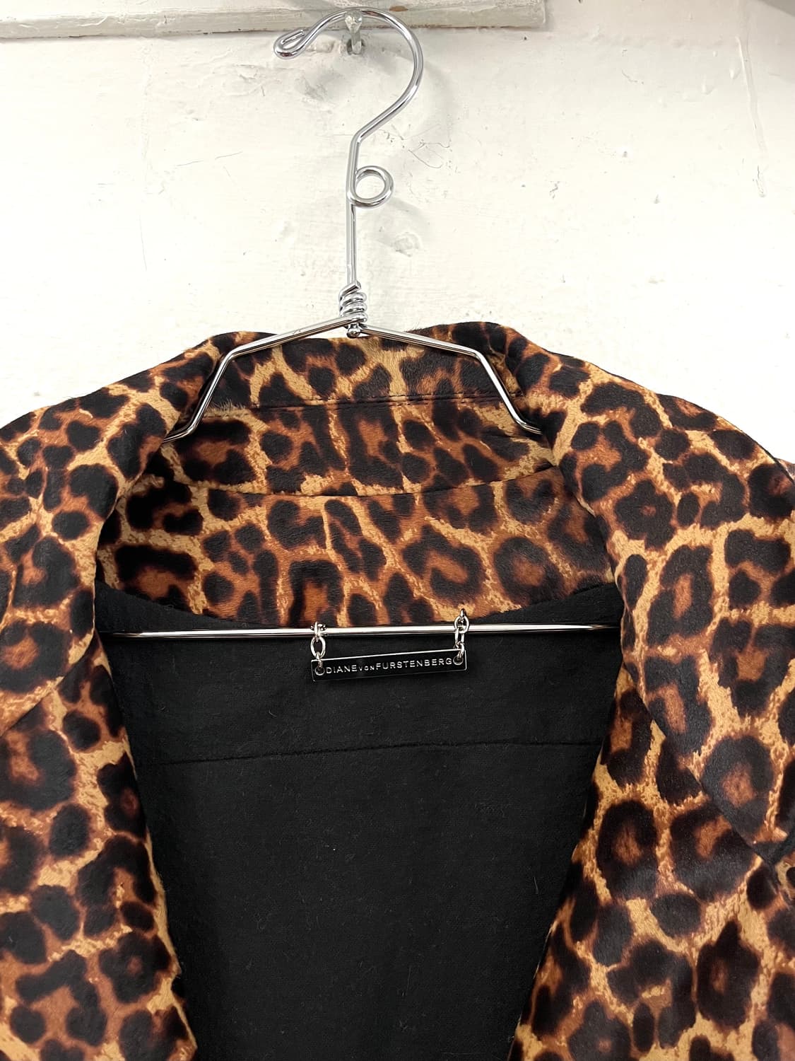 다이앤 본 퍼스텐버그 레오파드 송치 레더 코트 상품이미지3