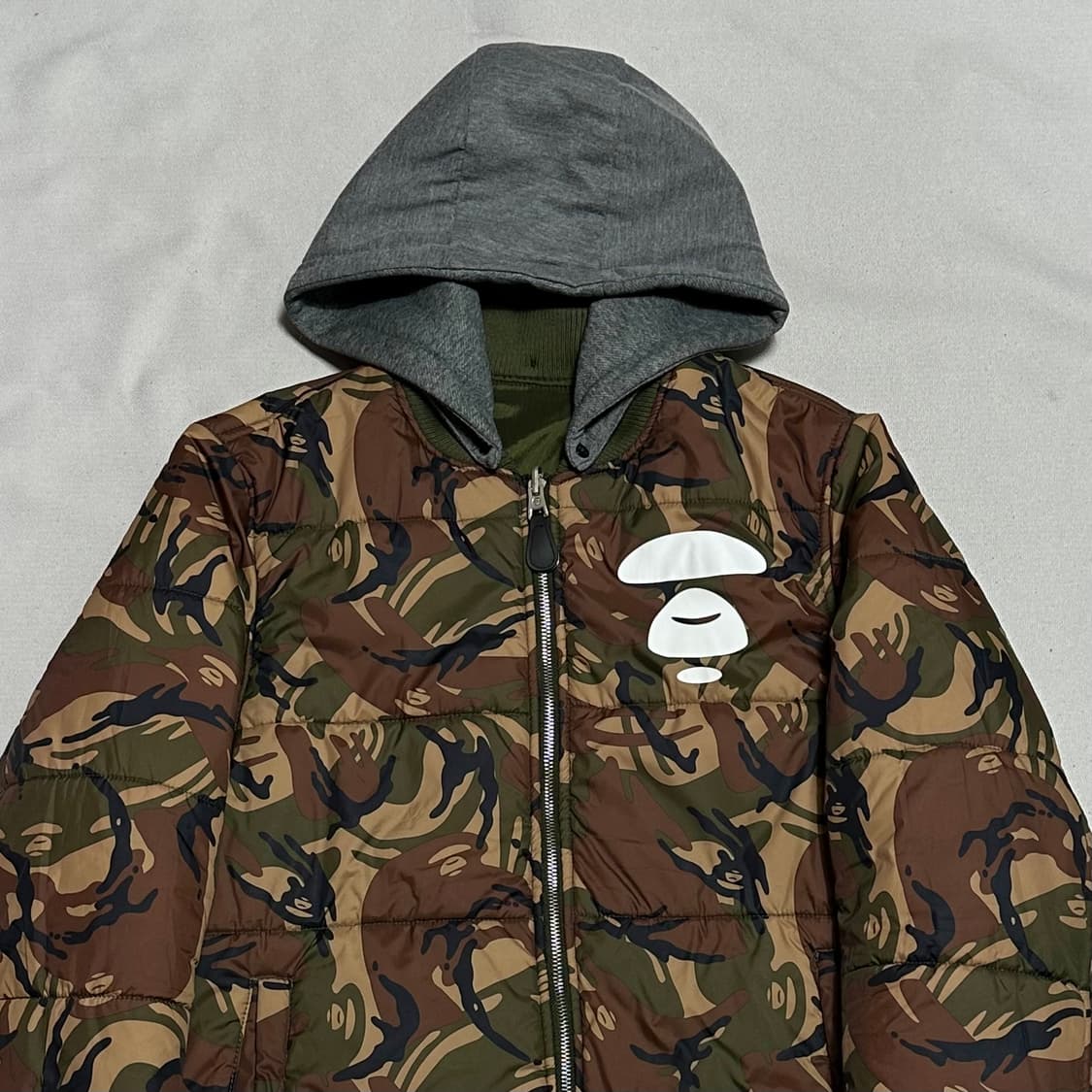 2XL 에이프 여성용 리버시블 카모 다운 패딩 상품이미지1