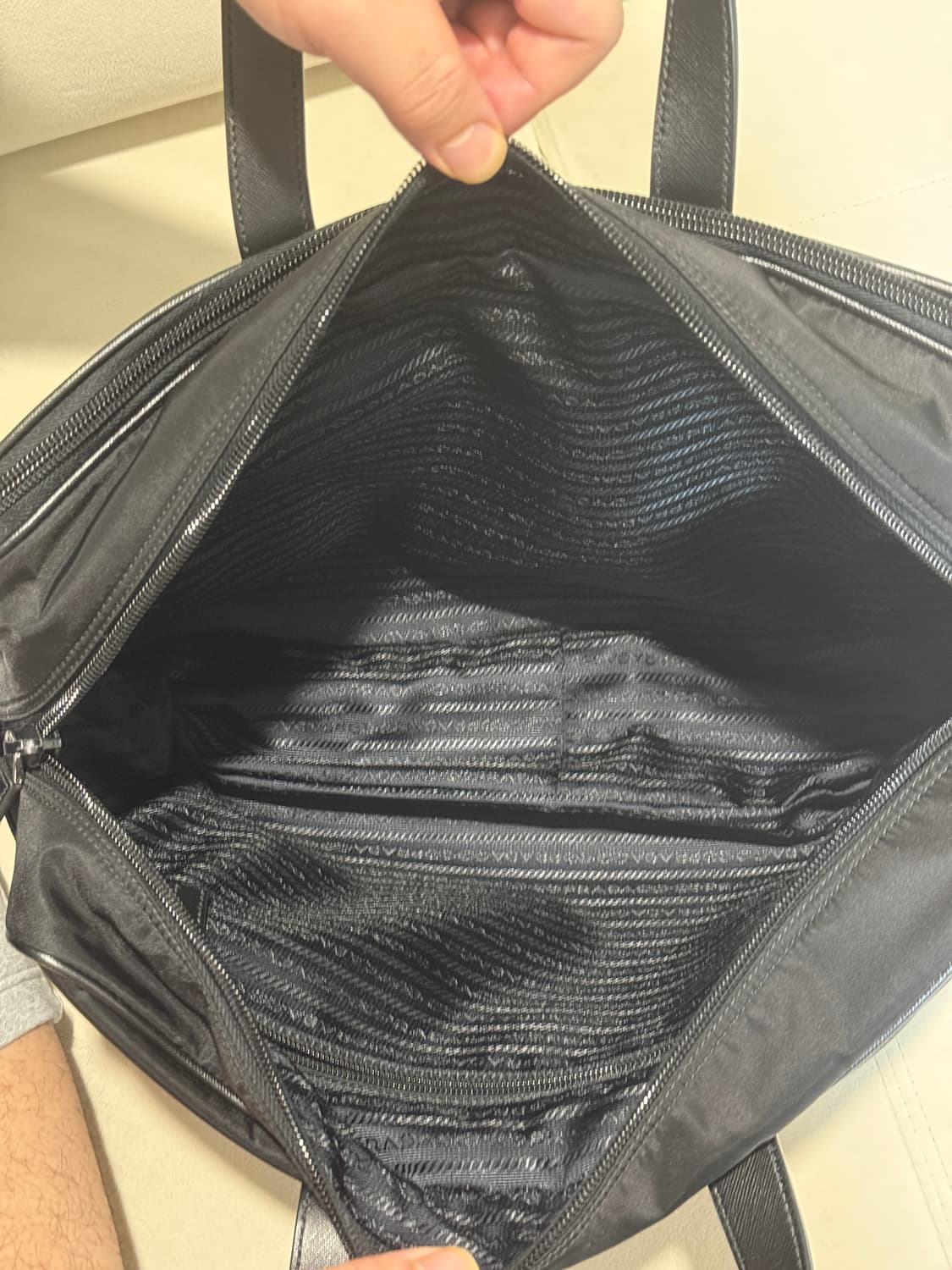 (새상품급)프라다 리나일론 사피아노 브리프케이스(투지퍼) 상품이미지9