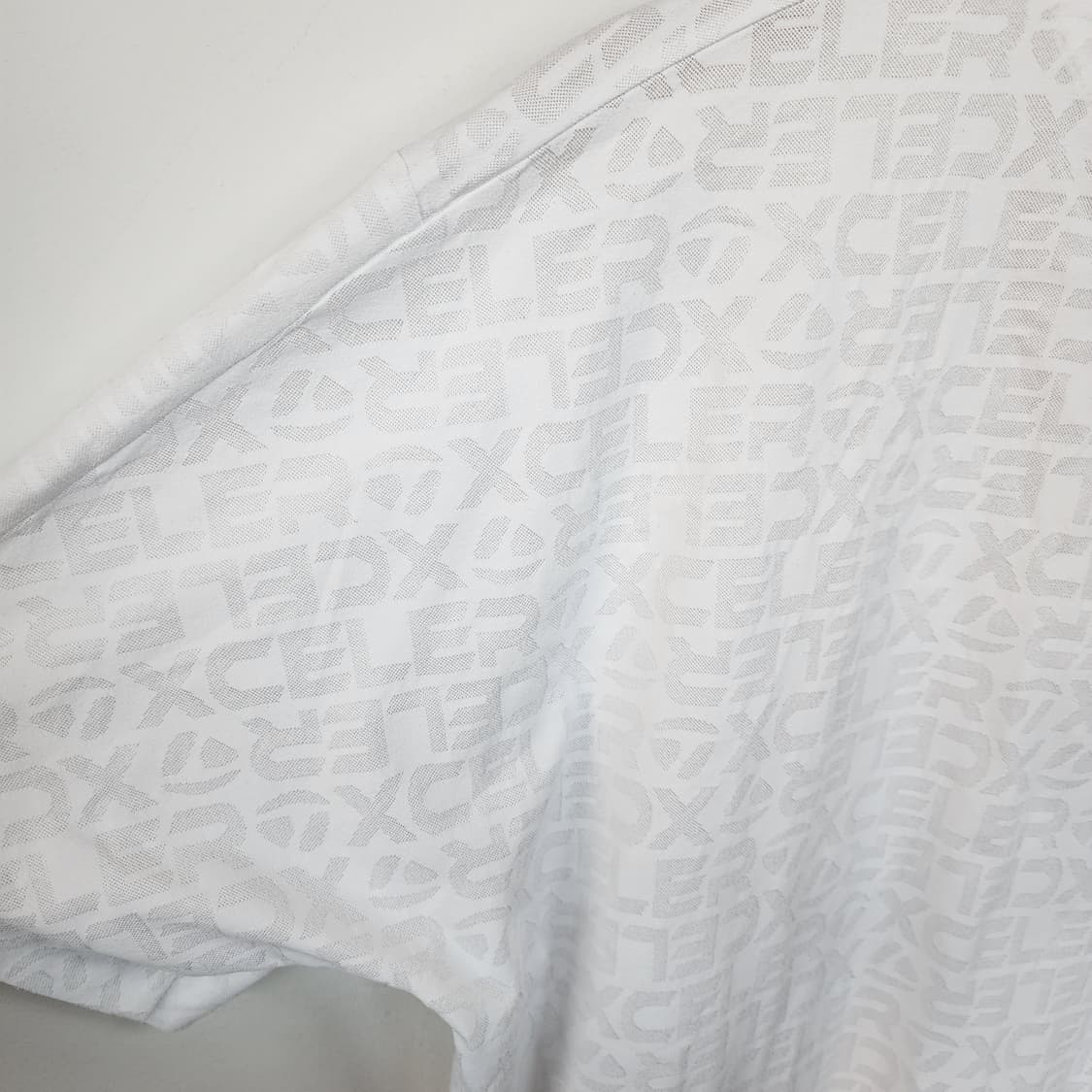 테일러메이드 화이트 로고 패턴 반팔 카라티 상품이미지4