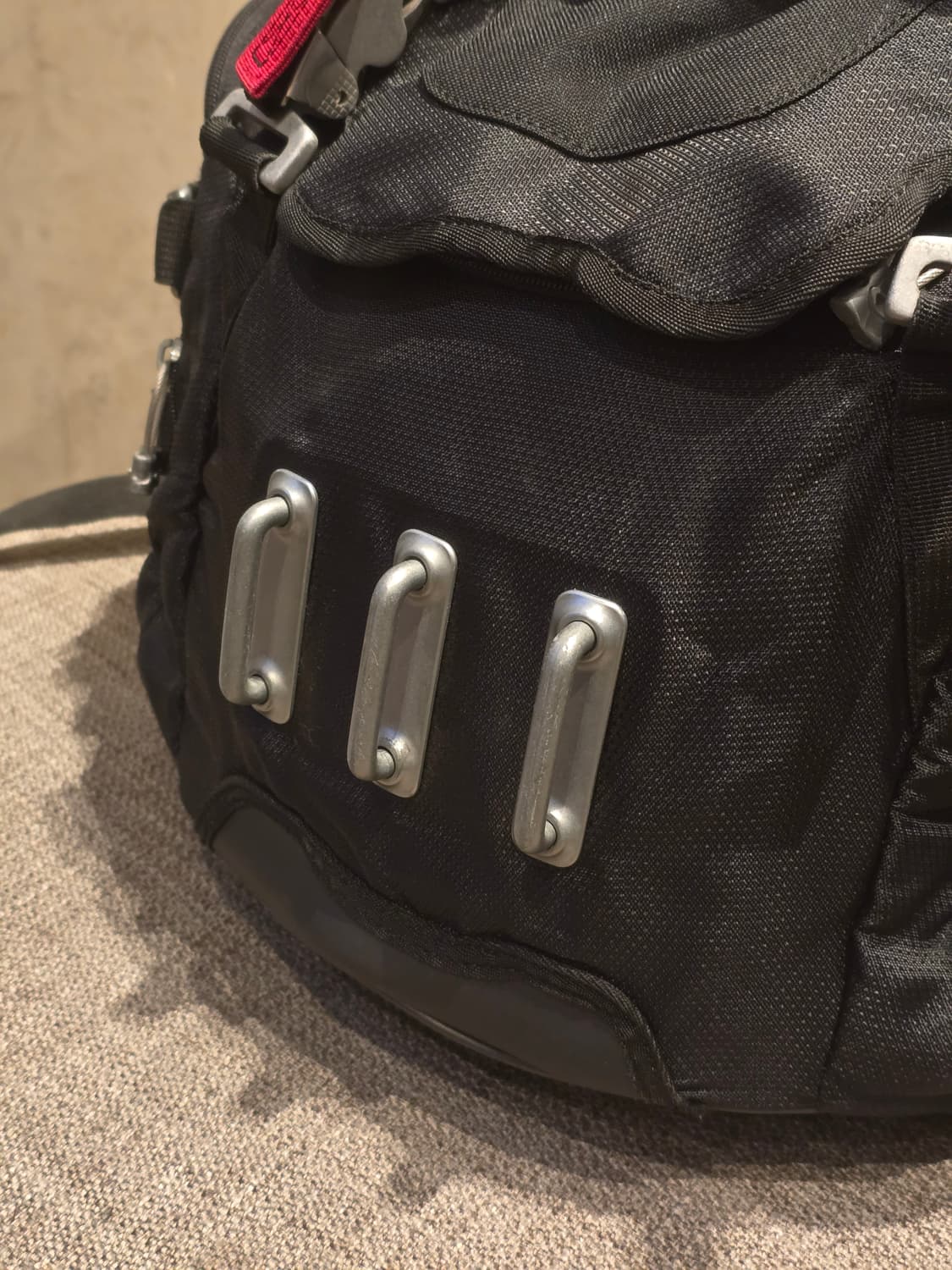 Oakley 오클리 키친 싱크 백팩 실버 블랙 상품이미지2