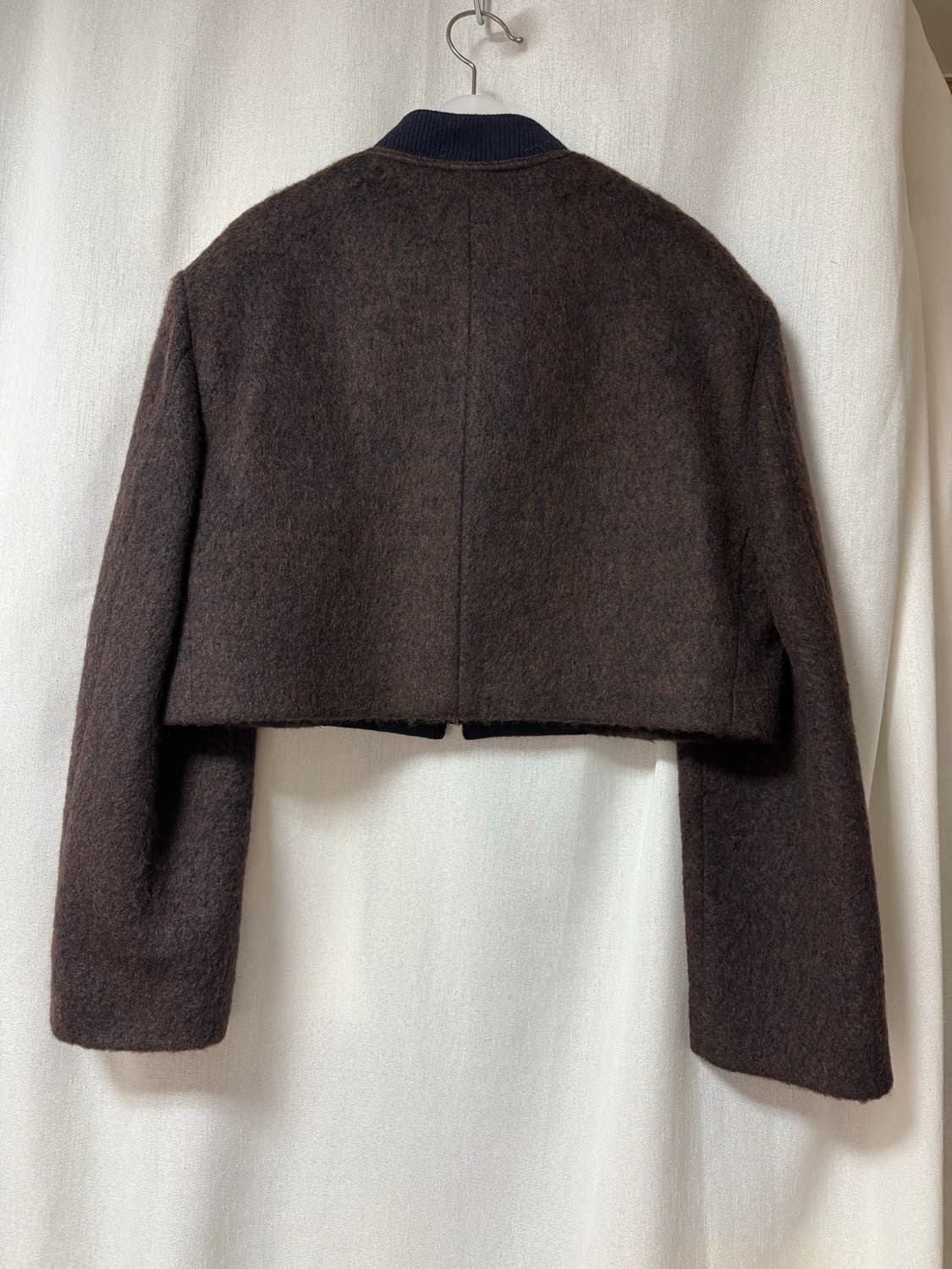 유센틱 라운드넥 크롭 자켓 상품이미지3