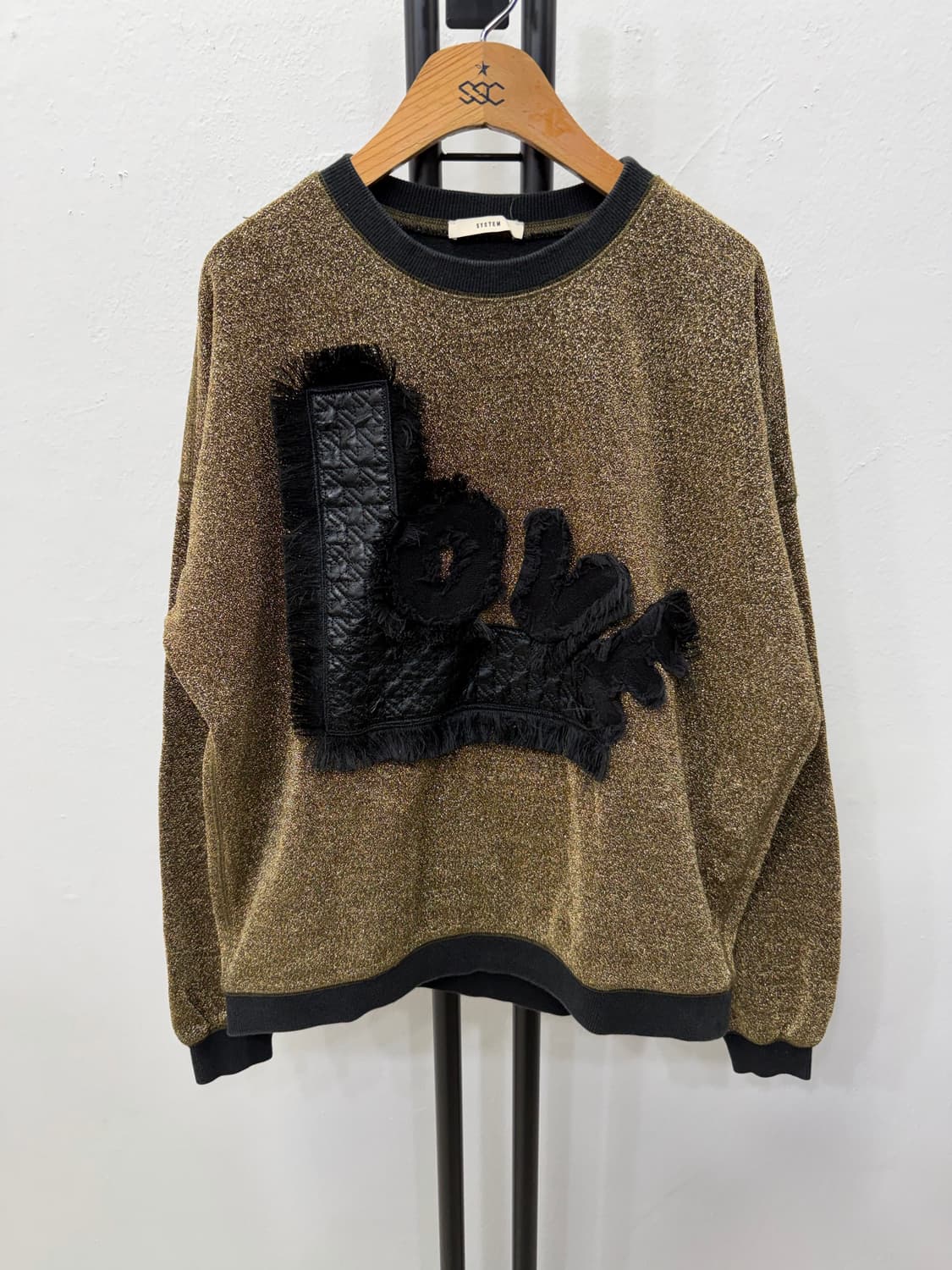 정품) 시스템 한섬 금색 펄 장식 오버핏 니트 맨투맨 90F 상품이미지1