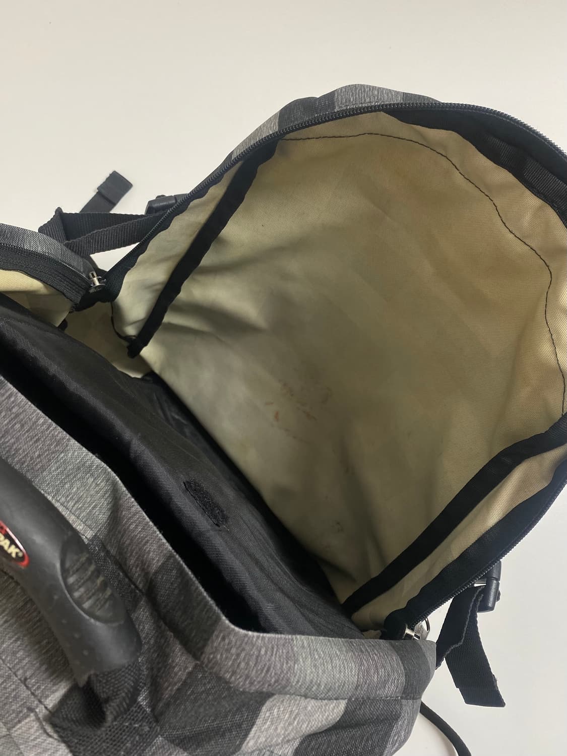 이스트팩 usa 체크 백팩 상품이미지7