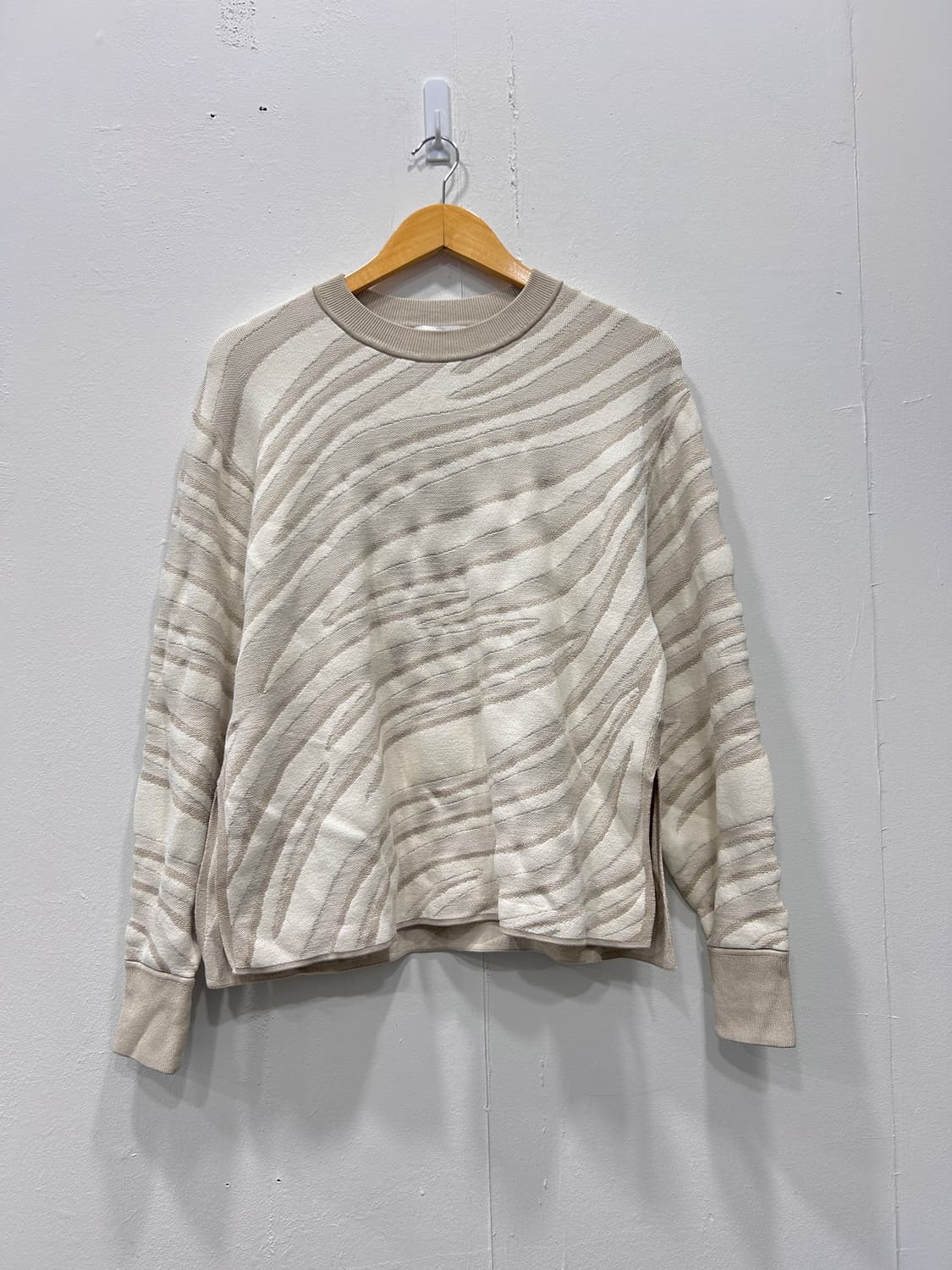 [S] COS 코스 아이보리 웨이브 오버핏 니트 여성 S사이즈 상품이미지1