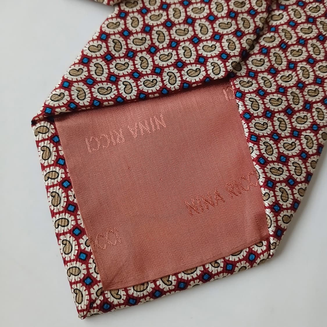 니나리치 실크 레드 패턴 넥타이 9.7cm A+등급 A19312
 상품이미지9