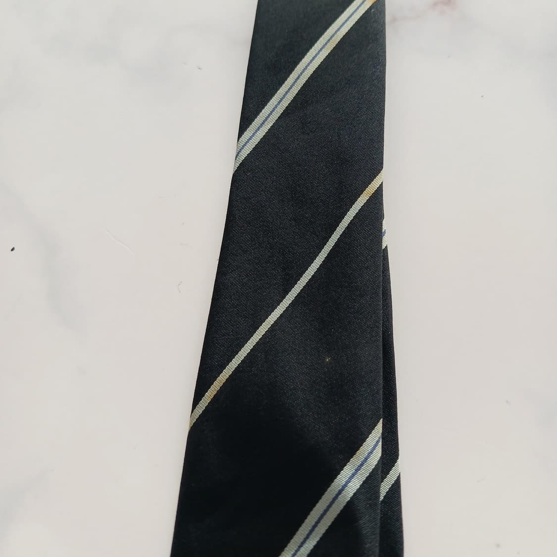 던힐 실크 블랙 스트라이프 슬림 넥타이 7.6cm B등급 A18790
 상품이미지5