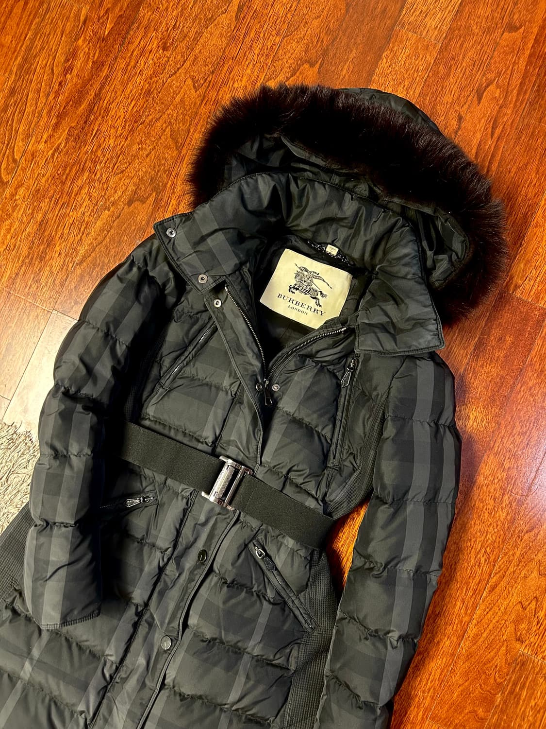 버버리 아비데일 폭스퍼 롱패딩(S/55) 상품이미지4