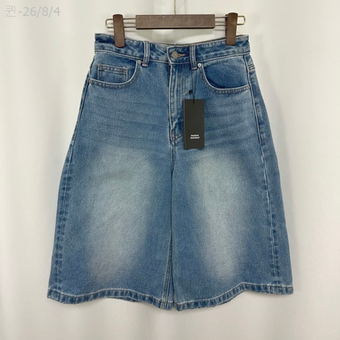 
무신사스탠다드 여자 버뮤다 데님 반바지 (미착용새제품 )25 상품이미지1